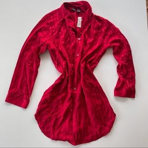 Saks fifth avenue red silky buttdown night gown